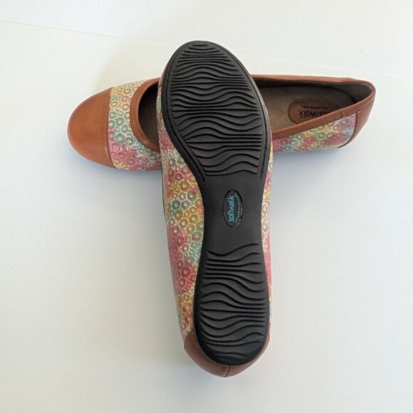 SoftWalk Napa Ballerina Shoe, Size 10W, floral print/brown leather details - Picture 3 of 7